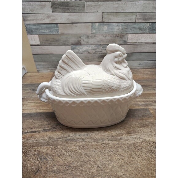 Vintage White Ceramic Hen on a Nest Soup Tureen, Farmhouse Kitchen, Cottagecore - Picture 5 of 16